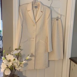 Le Suit Ivory Brocade Two Piece Suit